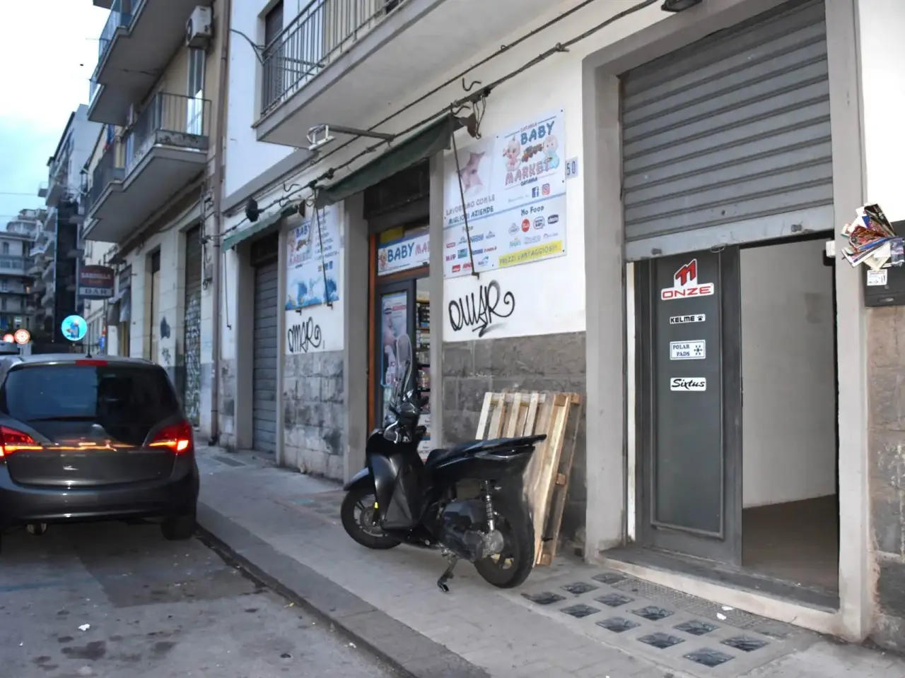 Negozio in Via Raimondo Franchetti, Catania, {3} - Foto 2