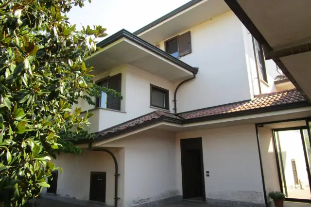 Villa in Via Vittorio Alfieri, Vigevano - Foto 1