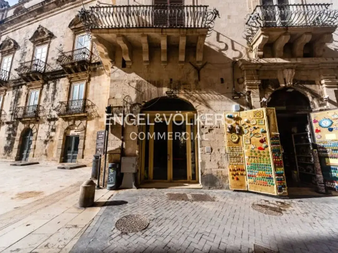Negozio in Via Saverio Landolina 1, Siracusa, {3} - Foto 1