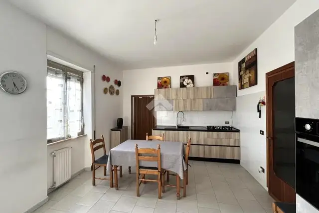 4-room flat in Via Guglielmo Marconi 98, Cisterna di Latina - Photo 1