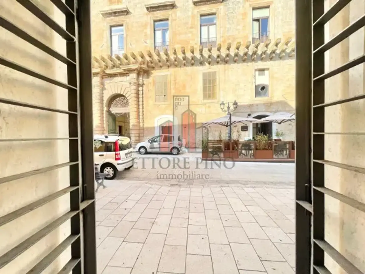 Ufficio in Piazza Giuseppe Garibaldi, Casarano, {3} - Foto 1