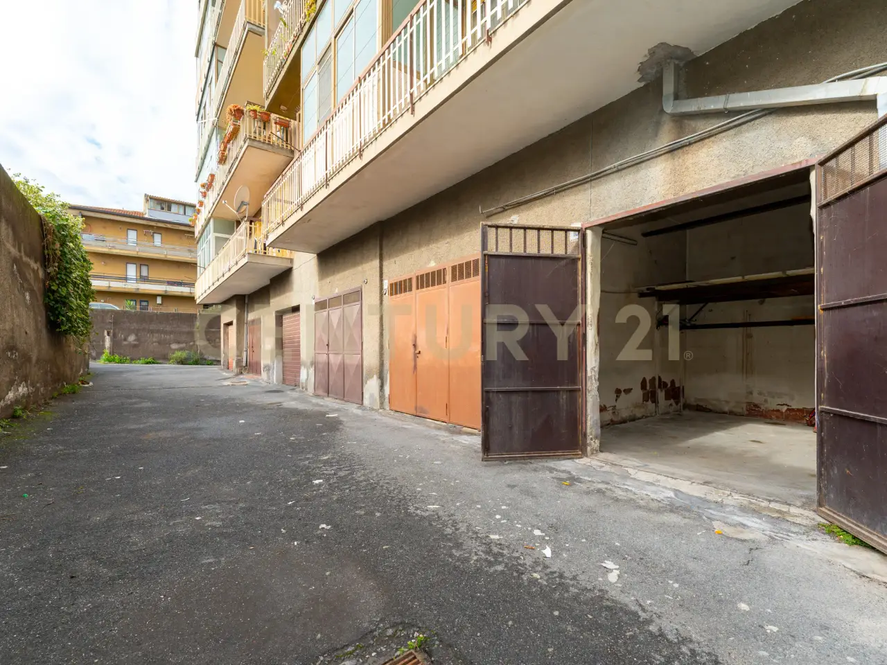 Parcheggio chiuso in Via Badia 9, Catania, {3} - Foto 1