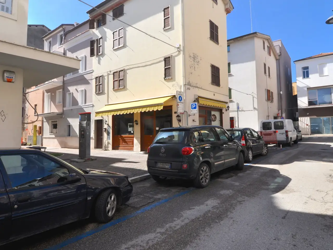 Negozio in Via Palestro / Ang. Via Galilei 11, San Benedetto Del Tronto, {3} - Foto 2