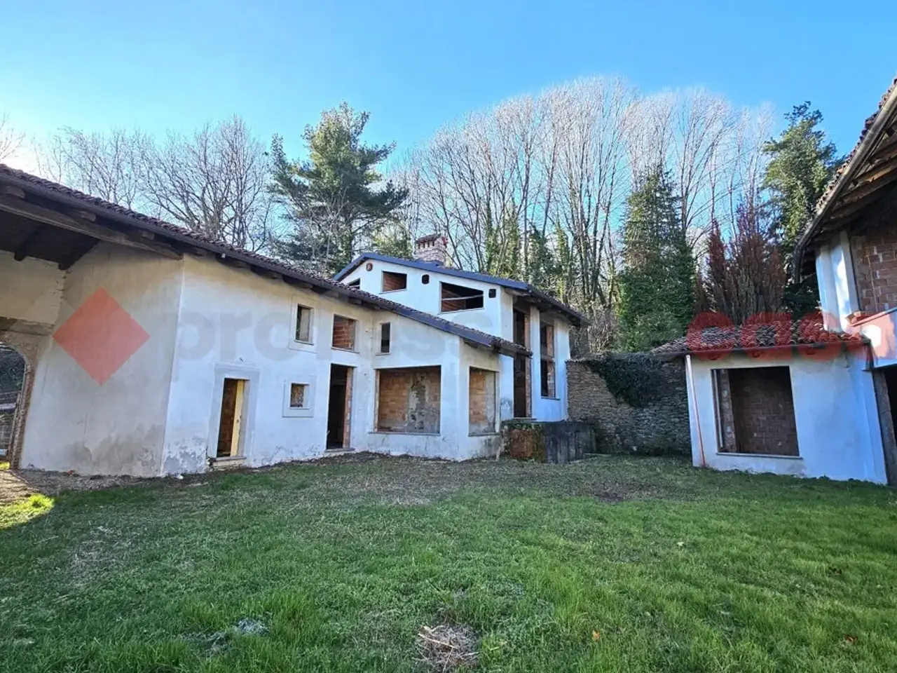 Palazzina commerciale in Strada dei Losani  55, Pinerolo, {3} - Foto 1