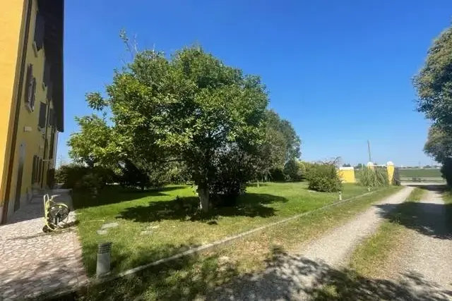 Villa in Strada Cadiane 230, Modena - Foto 1