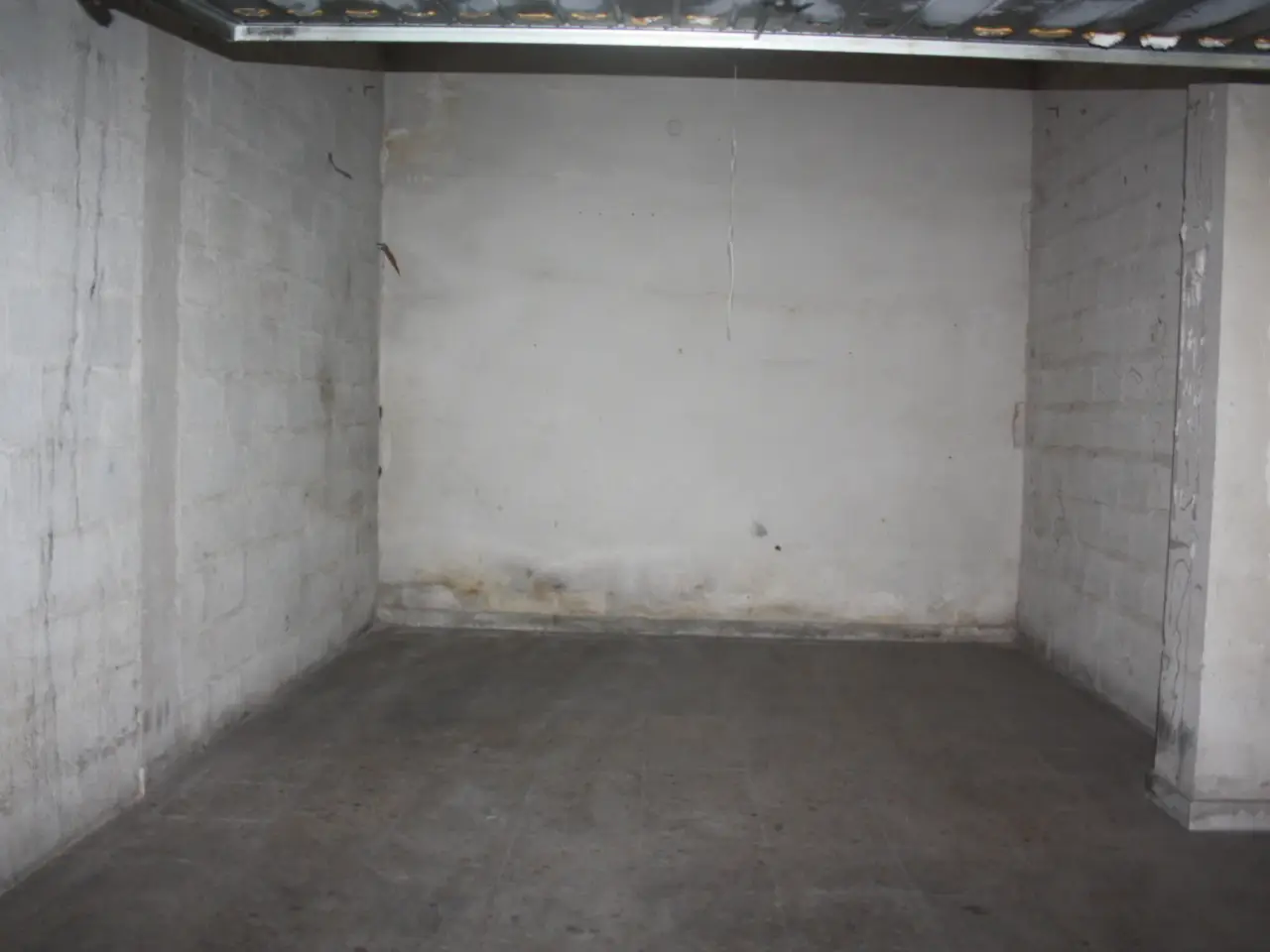 Parcheggio chiuso in Via Necropoli Grotticelle 25, Siracusa, {3} - Foto 1