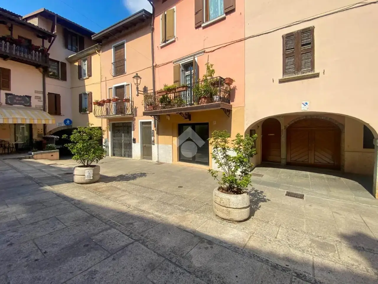 Negozio in Piazza Giuseppe Zanardelli 27, Gavardo, {3} - Foto 1