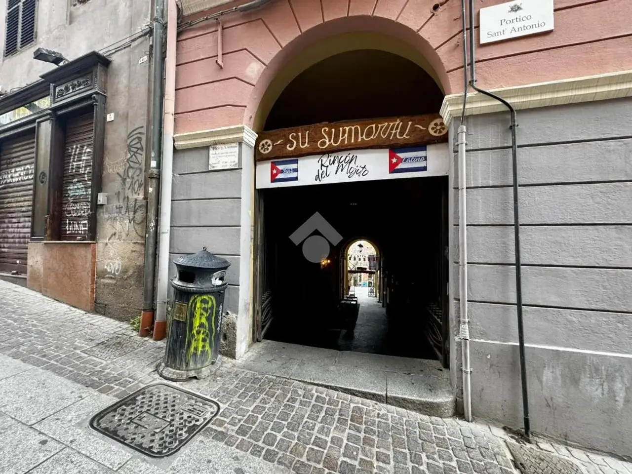 Negozio in Portico Sant'Antonio 2, Cagliari, {3} - Foto 1