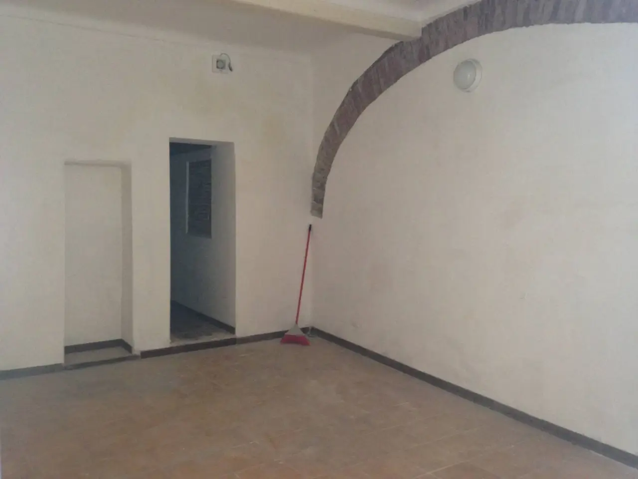 Esercizio commerciale in Via Nicola Tacchinardi 3, Livorno, {3} - Foto 1