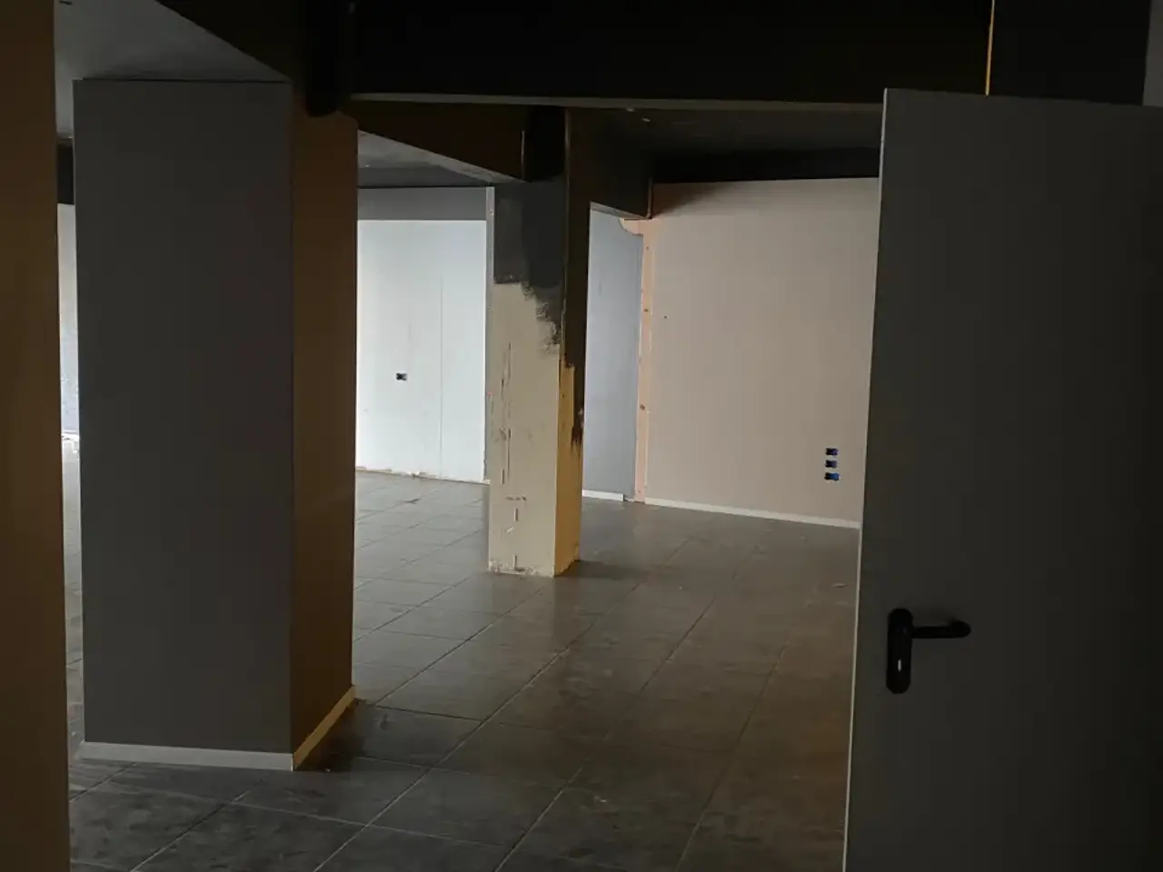 Magazzino in Via di Novoli, Firenze, {3} - Foto 2