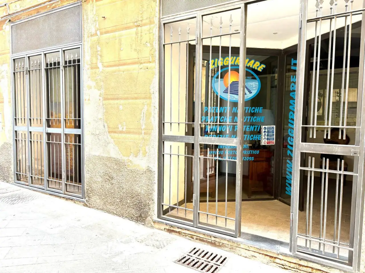 Negozio in Via Untoria, Savona, {3} - Foto 2