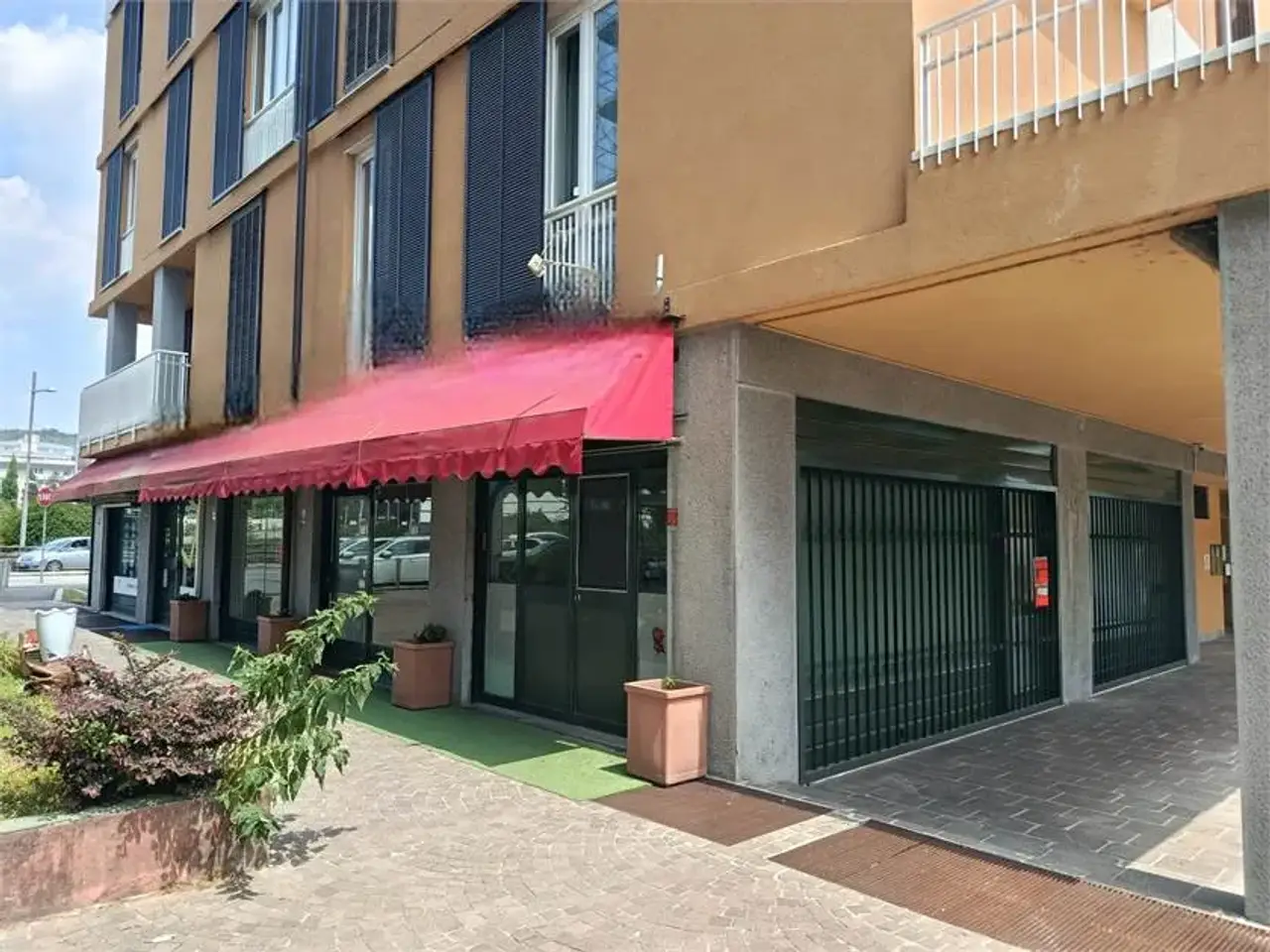 Negozio in Via Veneto X, Sesto Calende (Va), Sesto Calende, {3} - Foto 1
