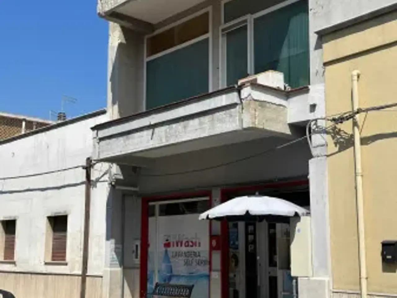 Negozio in Via Carlo Poerio 180, Lizzano, {3} - Foto 1