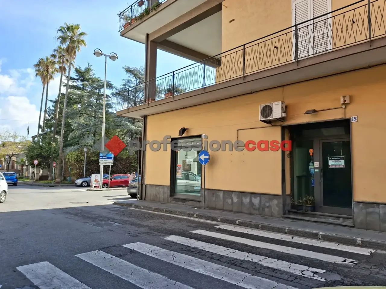 Negozio in Via Roma 226, San Giovanni La Punta, {3} - Foto 1
