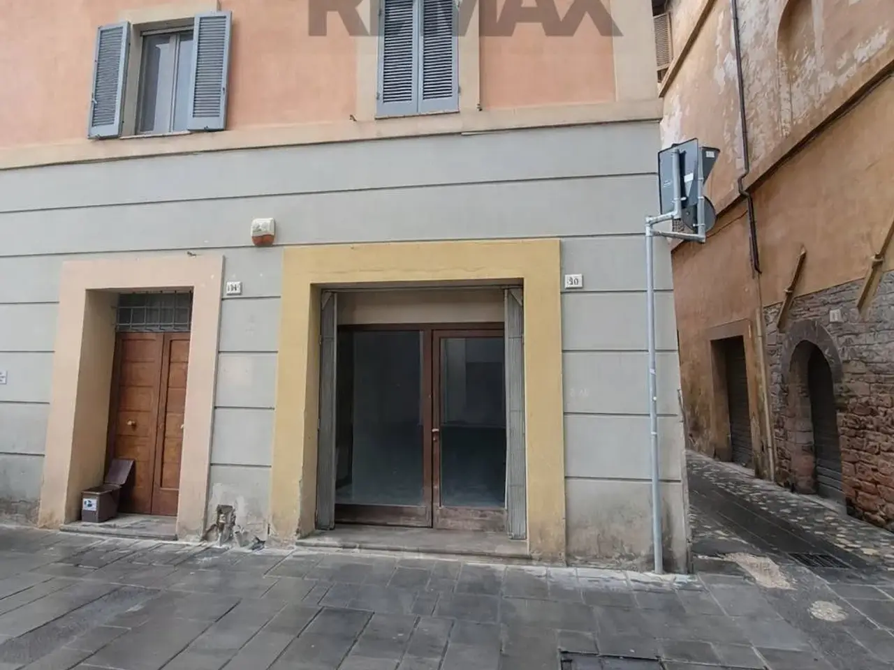 Negozio in Via Benedetto Cairoli 30, Foligno, {3} - Foto 2