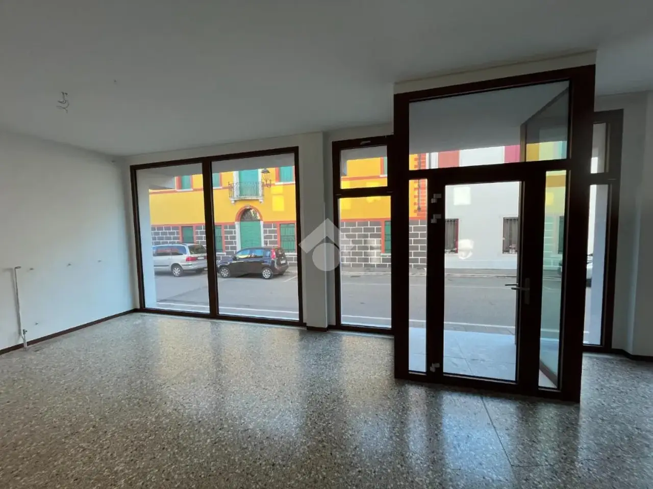 Negozio in Via Roma 167, Rossano Veneto, {3} - Foto 1
