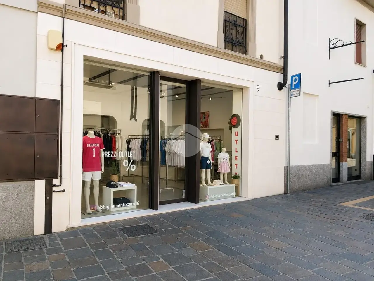 Negozio in Via San Pietro 9, Seregno, {3} - Foto 2