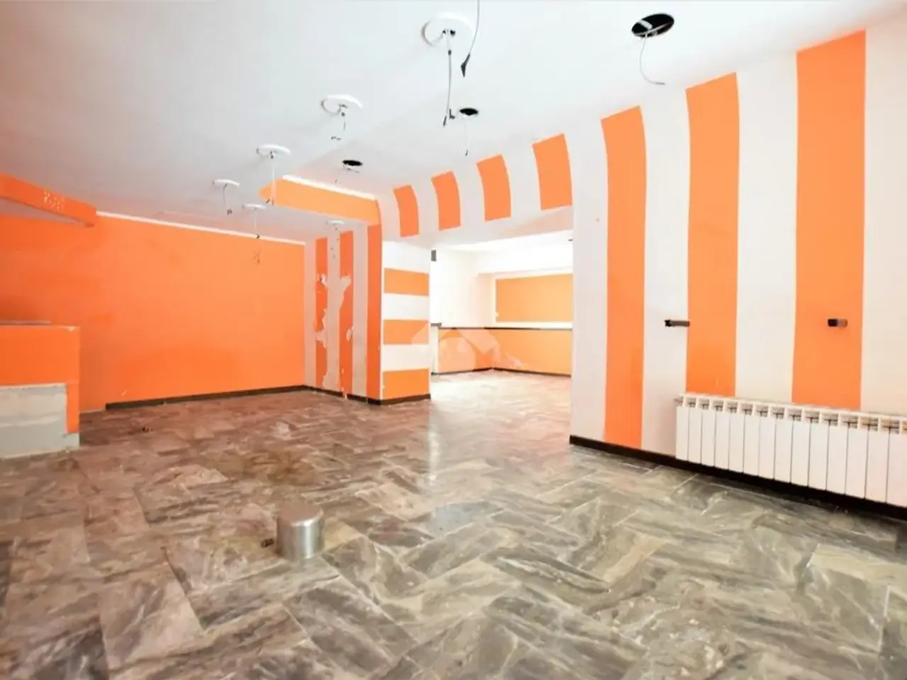 Negozio in Galleria Perelli, Novi Ligure, {3} - Foto 1