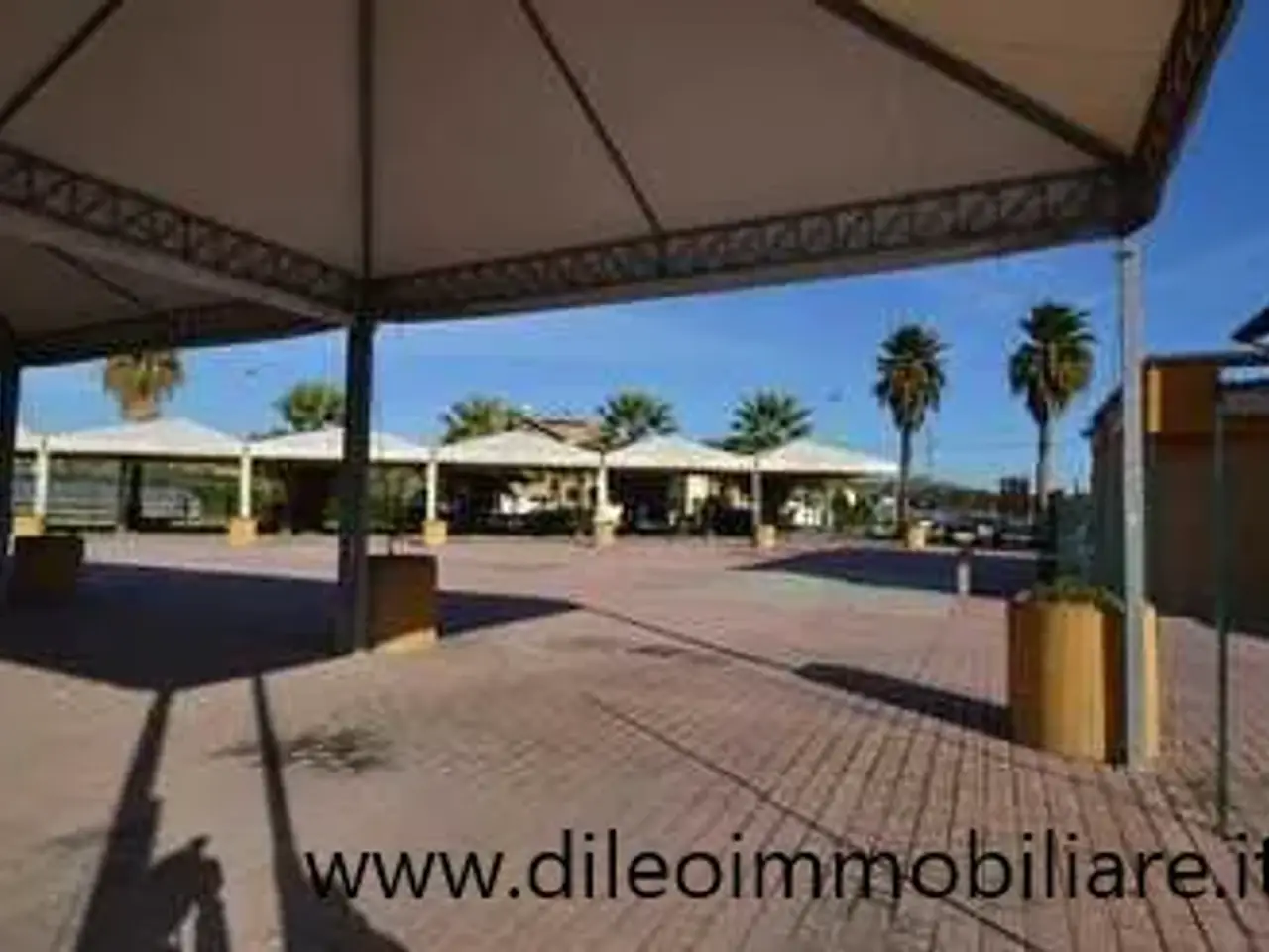 Palazzina commerciale in , Monteprandone, {3} - Foto 1