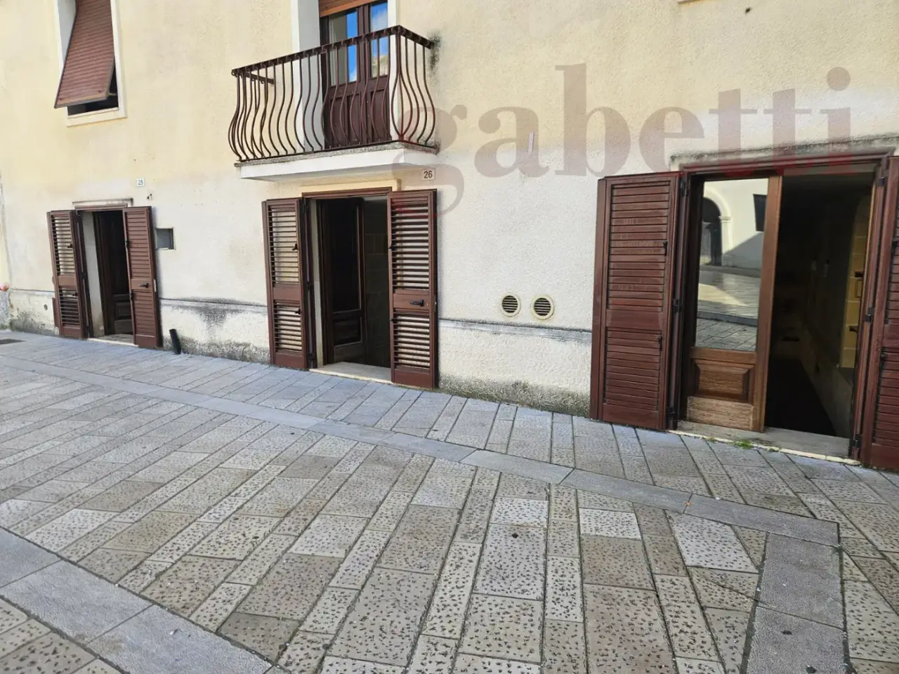 Negozio in Piazza Castello, Copertino, {3} - Foto 2
