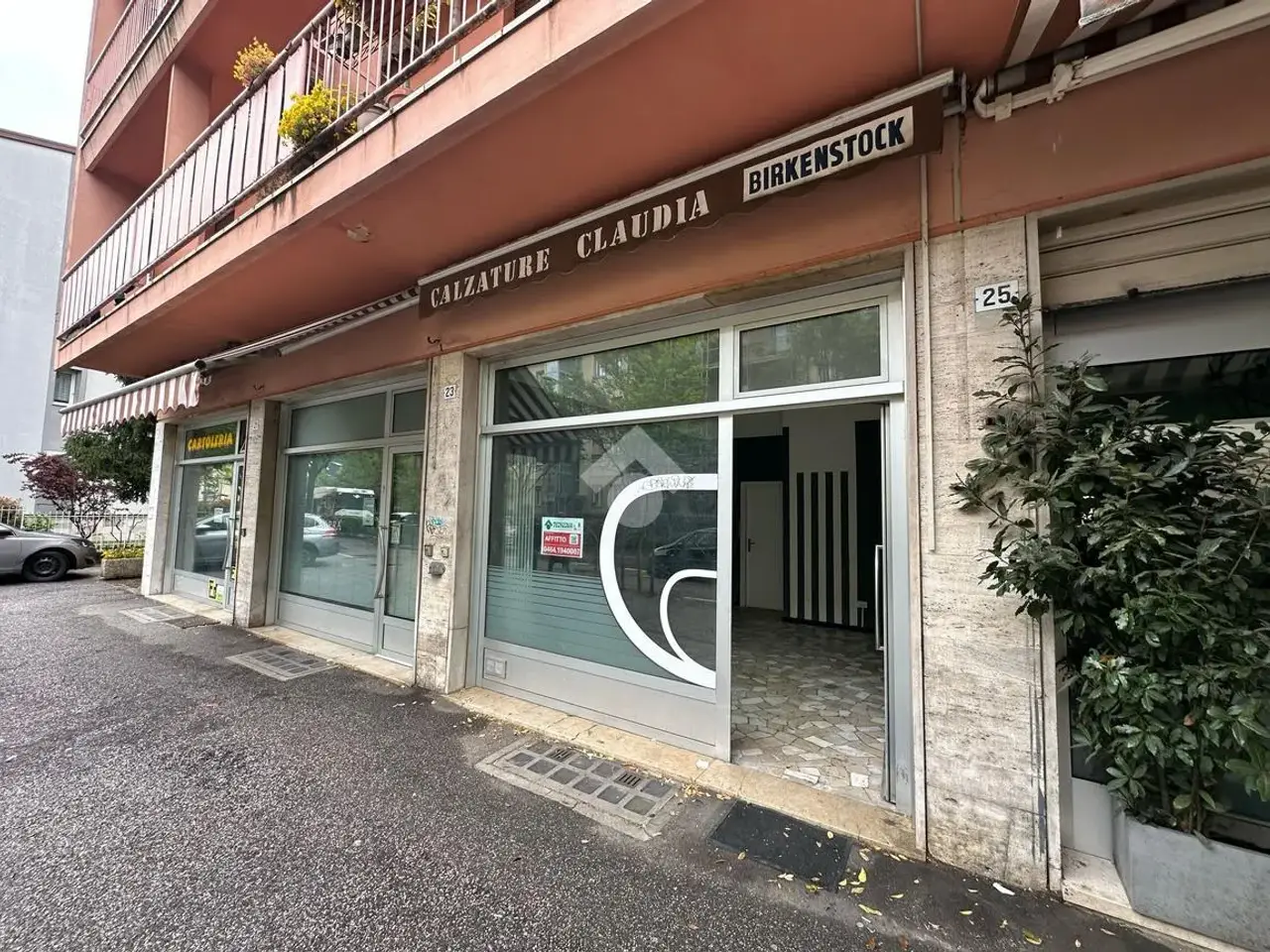 Negozio in Via S. Pio X 25, Trento, {3} - Foto 1