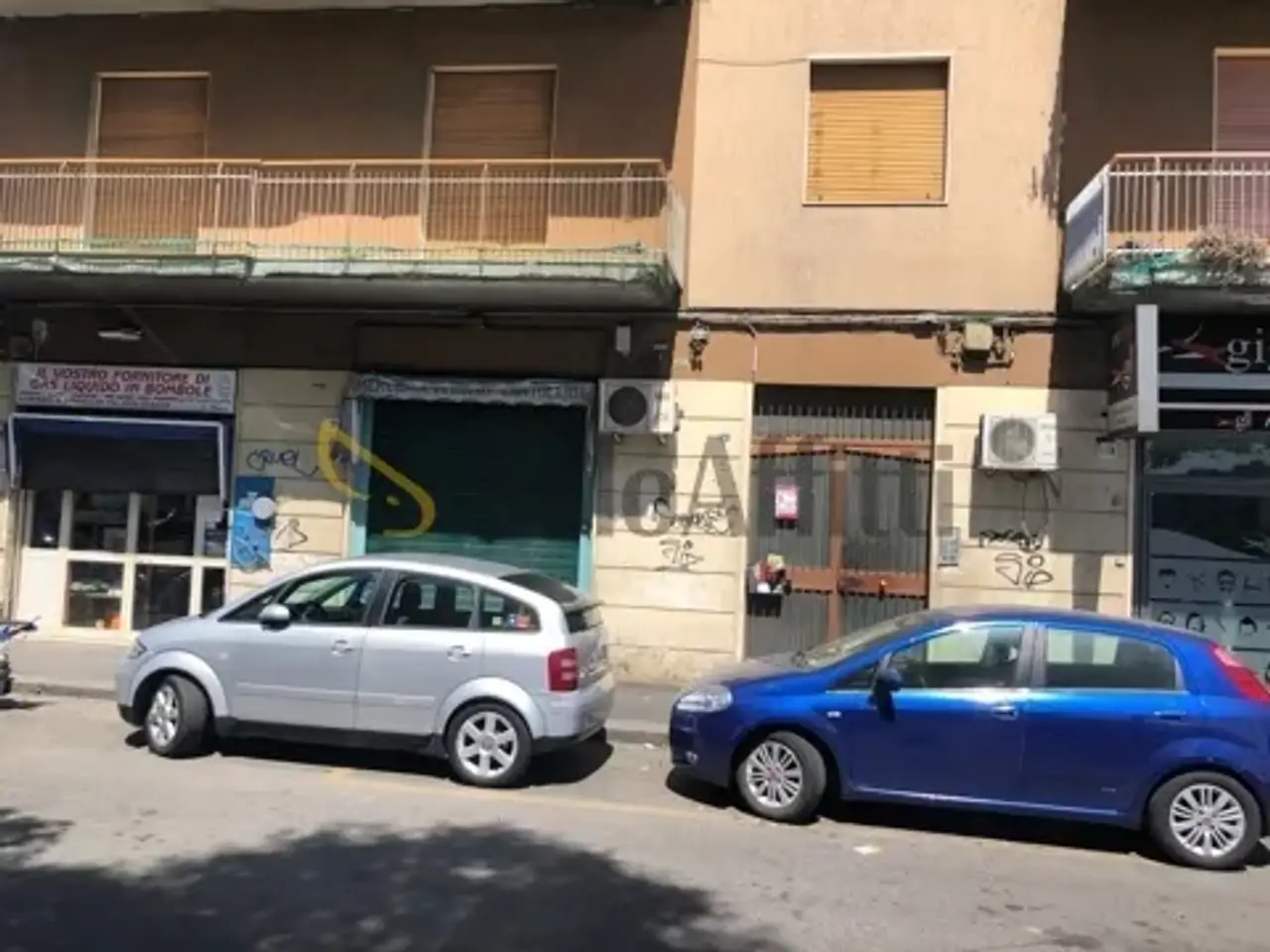 Negozio in Via Sabato Martelli Castaldi 122, Catania, {3} - Foto 2