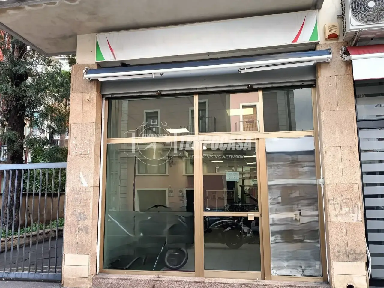 Negozio in Via De Caro, Catania, {3} - Foto 1