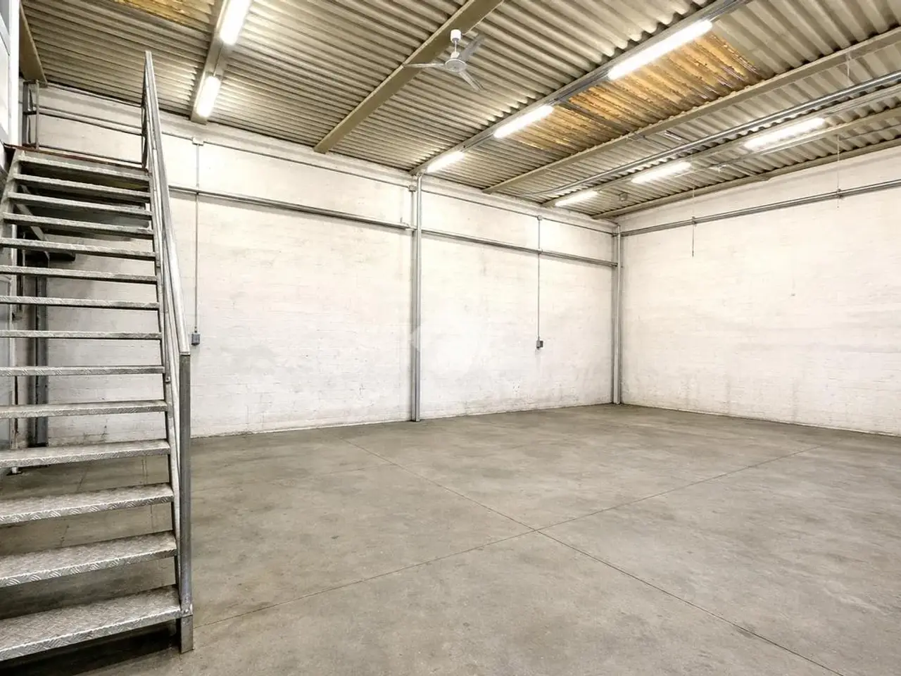 Capannone in Viale dell' Industria 28, Curtarolo, {3} - Foto 1