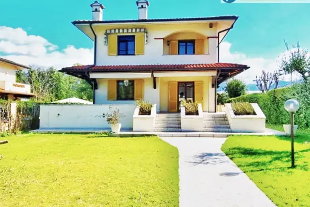 Villa in Via Frencesco Donati 236, Forte dei Marmi - Foto 1