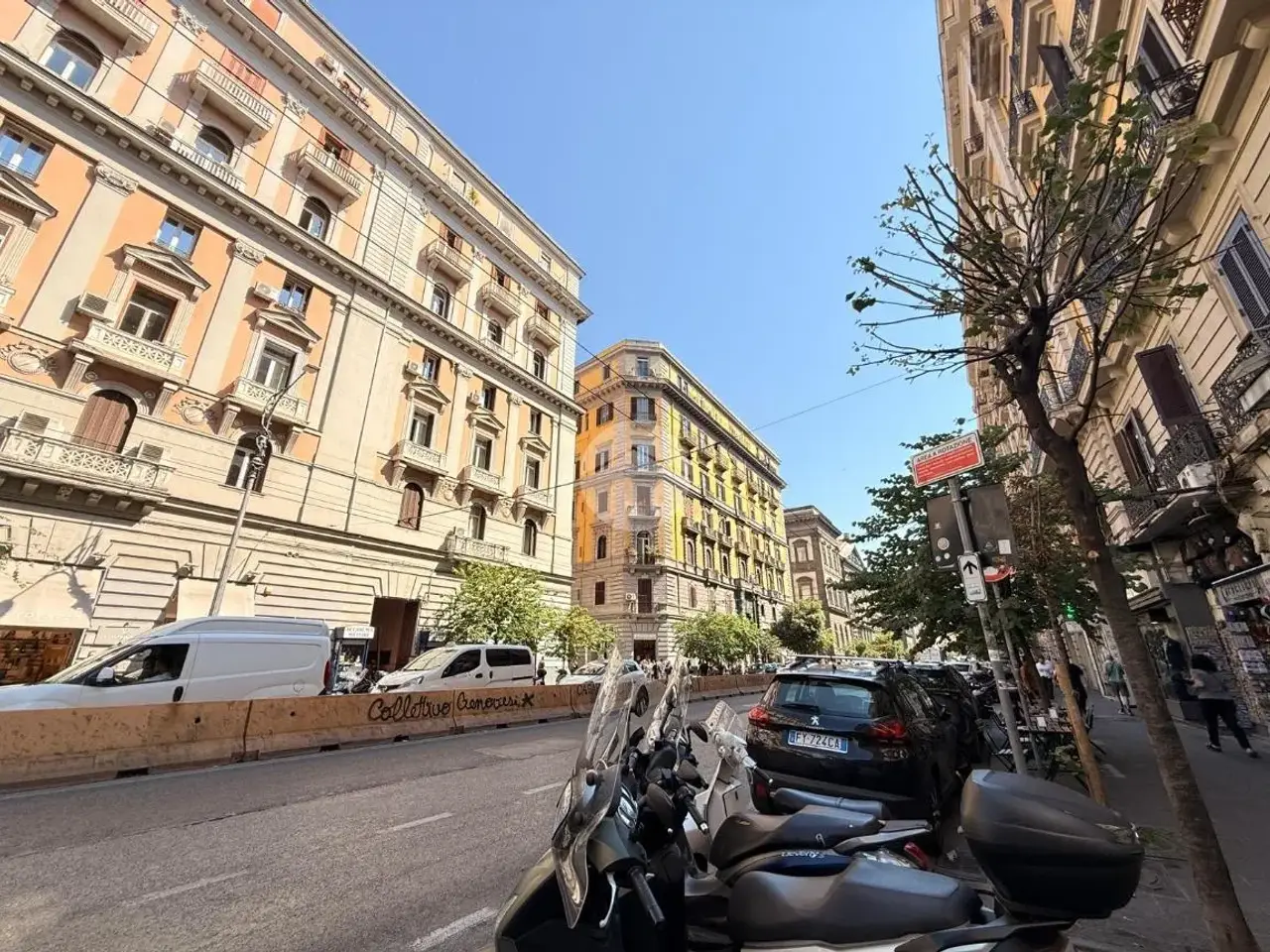 Negozio in Via Angelo di Costanzo 00, Napoli, {3} - Foto 2