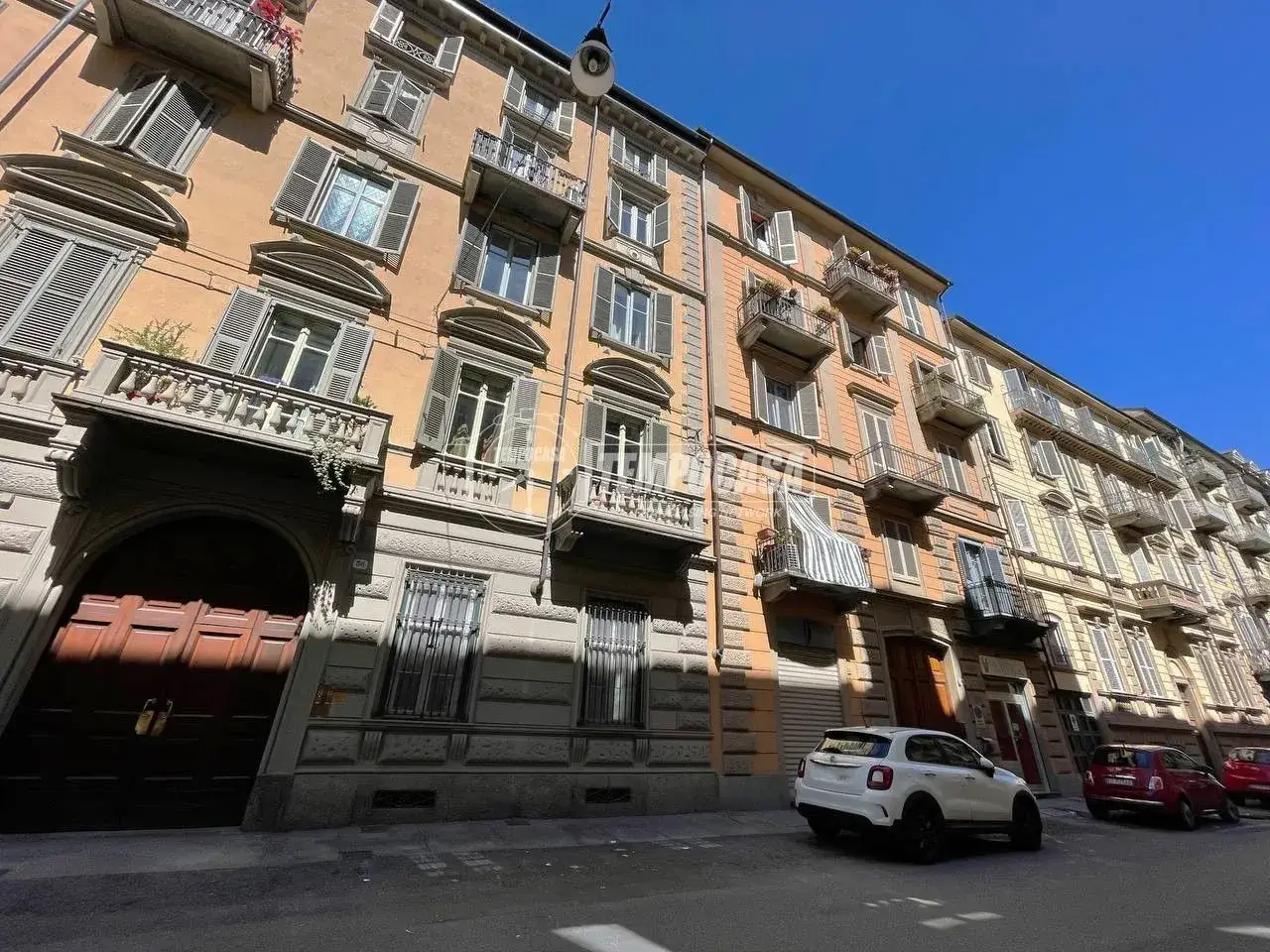 Negozio in Via Vincenzo Gioberti 54, Torino, {3} - Foto 1