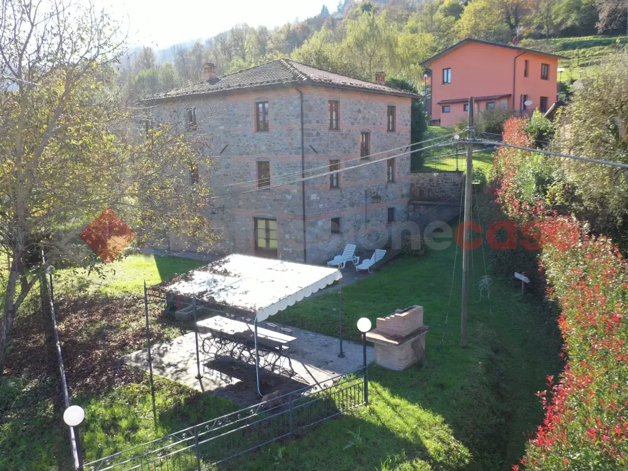 Palazzina commerciale in Località Termini 1, Camporgiano, {3} - Foto 1