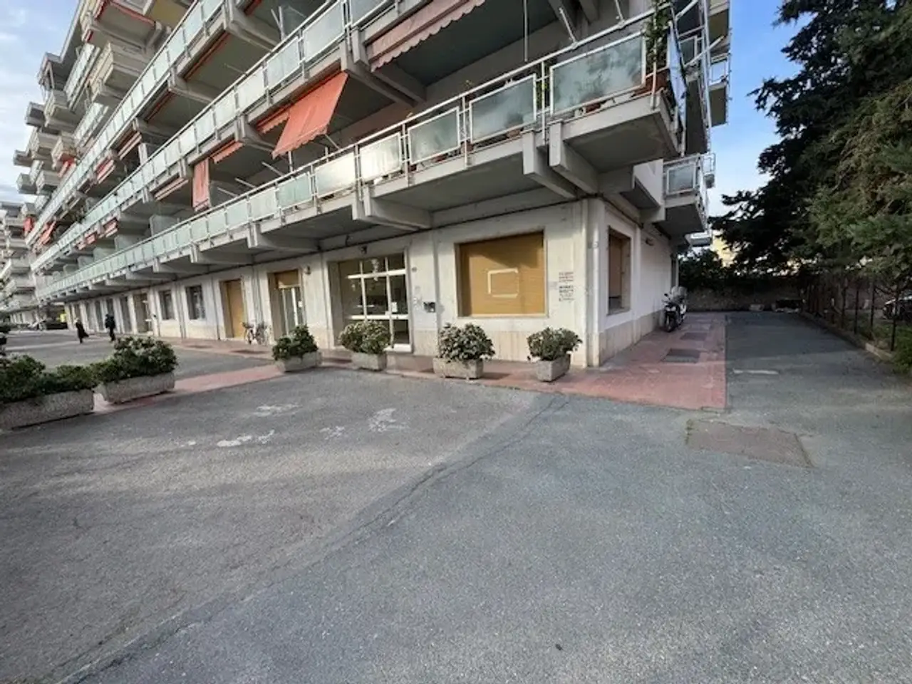 Showroom in Via Tacito, Ventimiglia, {3} - Foto 1