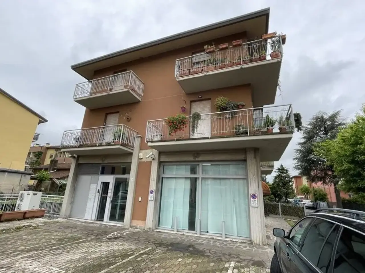 Locale commerciale in Via Emilia 2, Dozza,, Dozza, {3} - Foto 1
