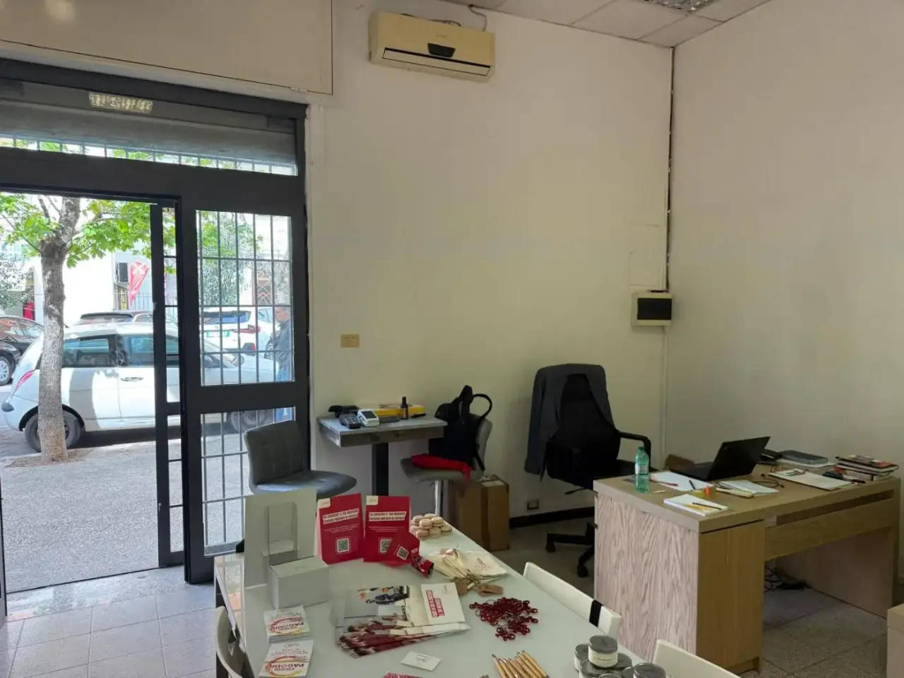 Locale commerciale in Via Ascanio Rivaldi 7, Roma, Roma, {3} - Foto 2