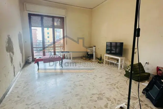 Vierzimmerwohnung in Via Vittorio Veneto, Giugliano in Campania - Foto 1