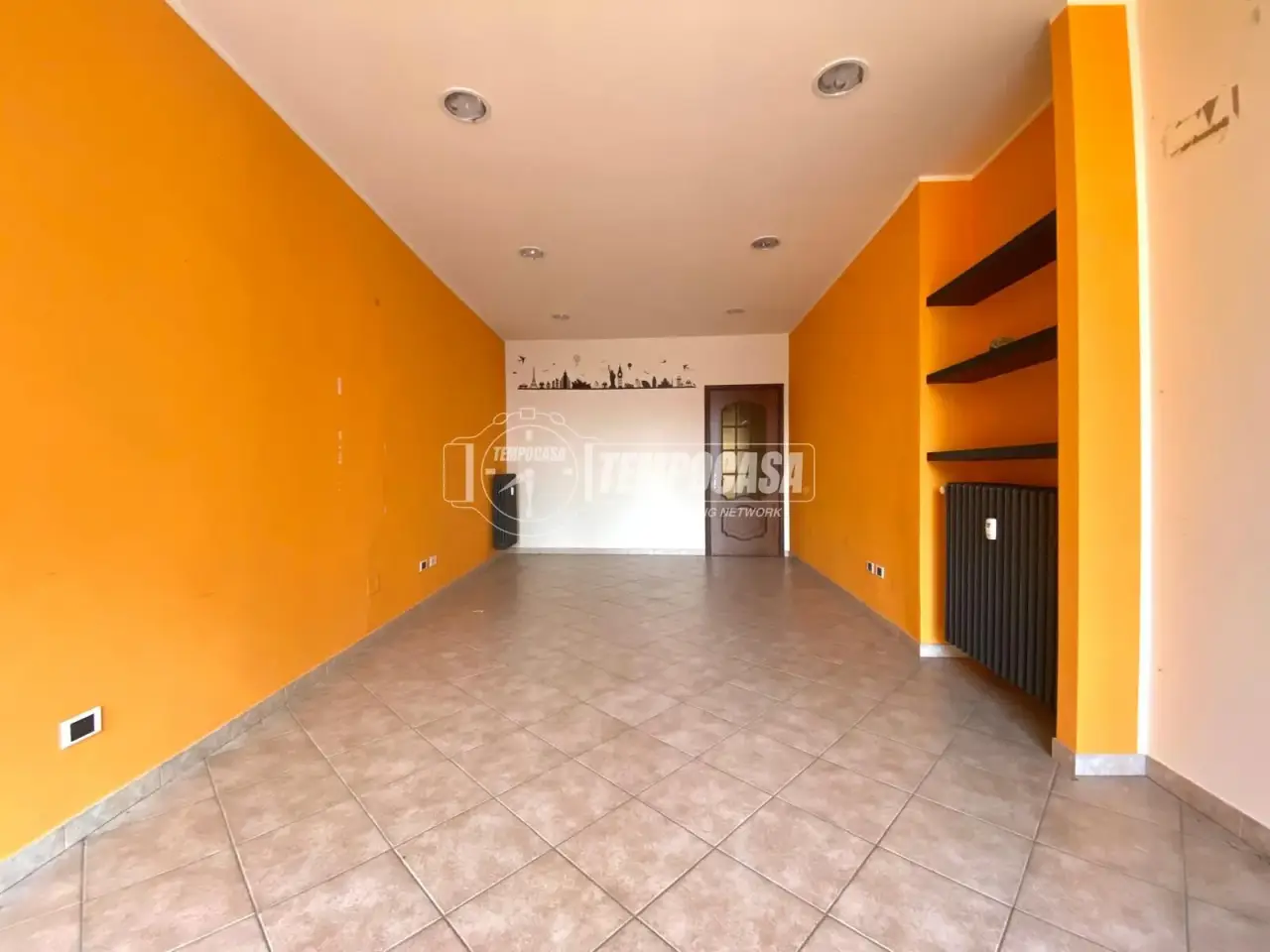 Negozio in Viale Cavaliere Giuseppe Copperi, Balangero, {3} - Foto 1
