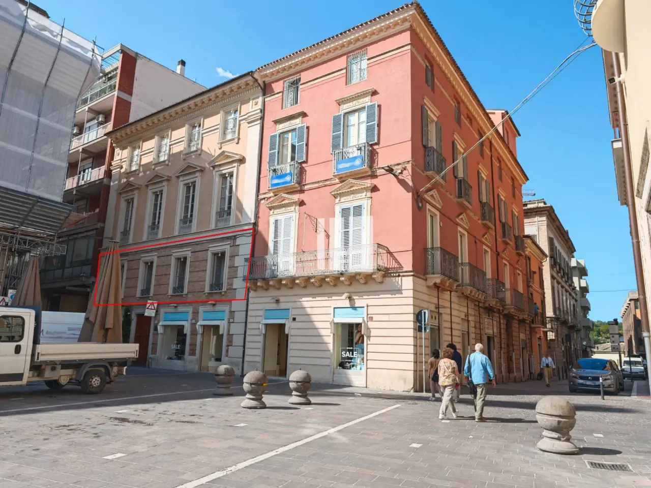 Ufficio in Piazza Martiri della Libertà, Teramo, {3} - Foto 1