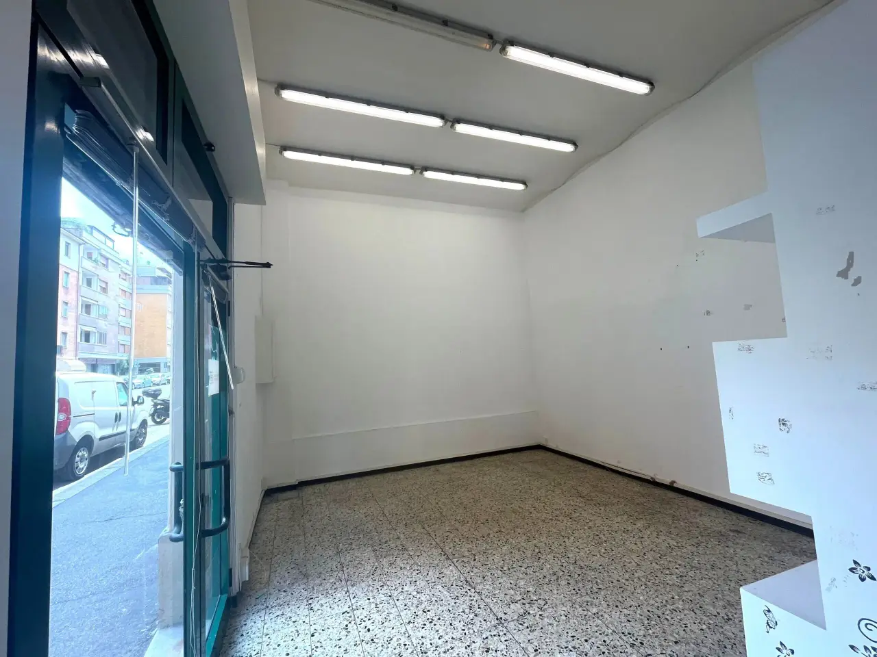 Palazzina commerciale in , Bologna, {3} - Foto 1