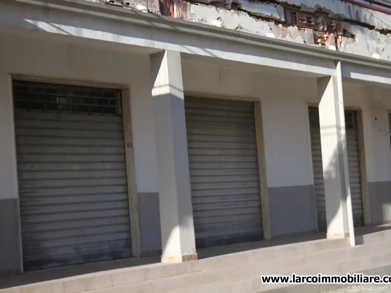 Locale commerciale in Via Saragat  | Scalea  (Cosenza), Scalea, {3} - Foto 2