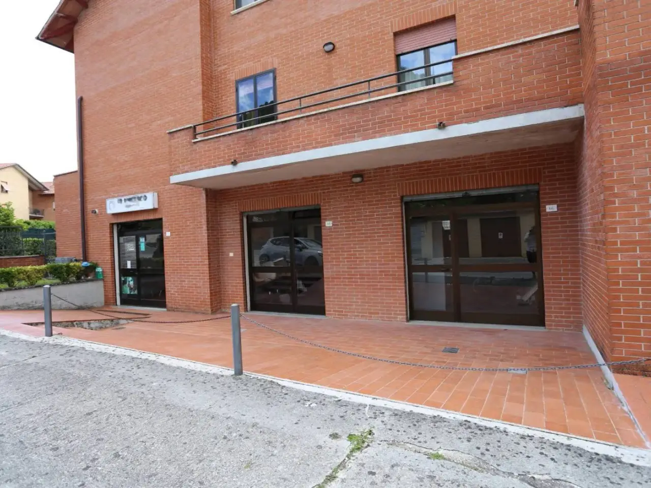Locale commerciale in Via Campo di Marte 9, Gubbio, Gubbio, {3} - Foto 1