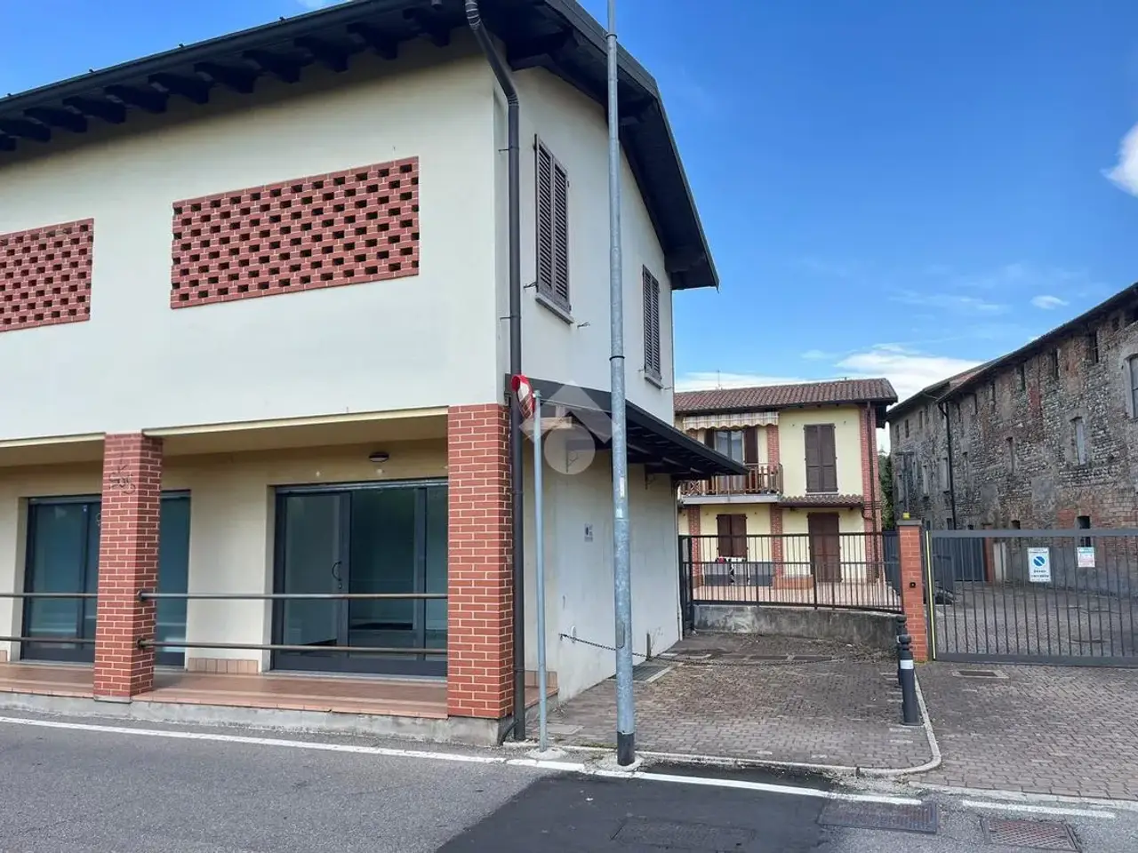 Negozio in Via Lurano 10, Brignano Gera D'Adda, {3} - Foto 2
