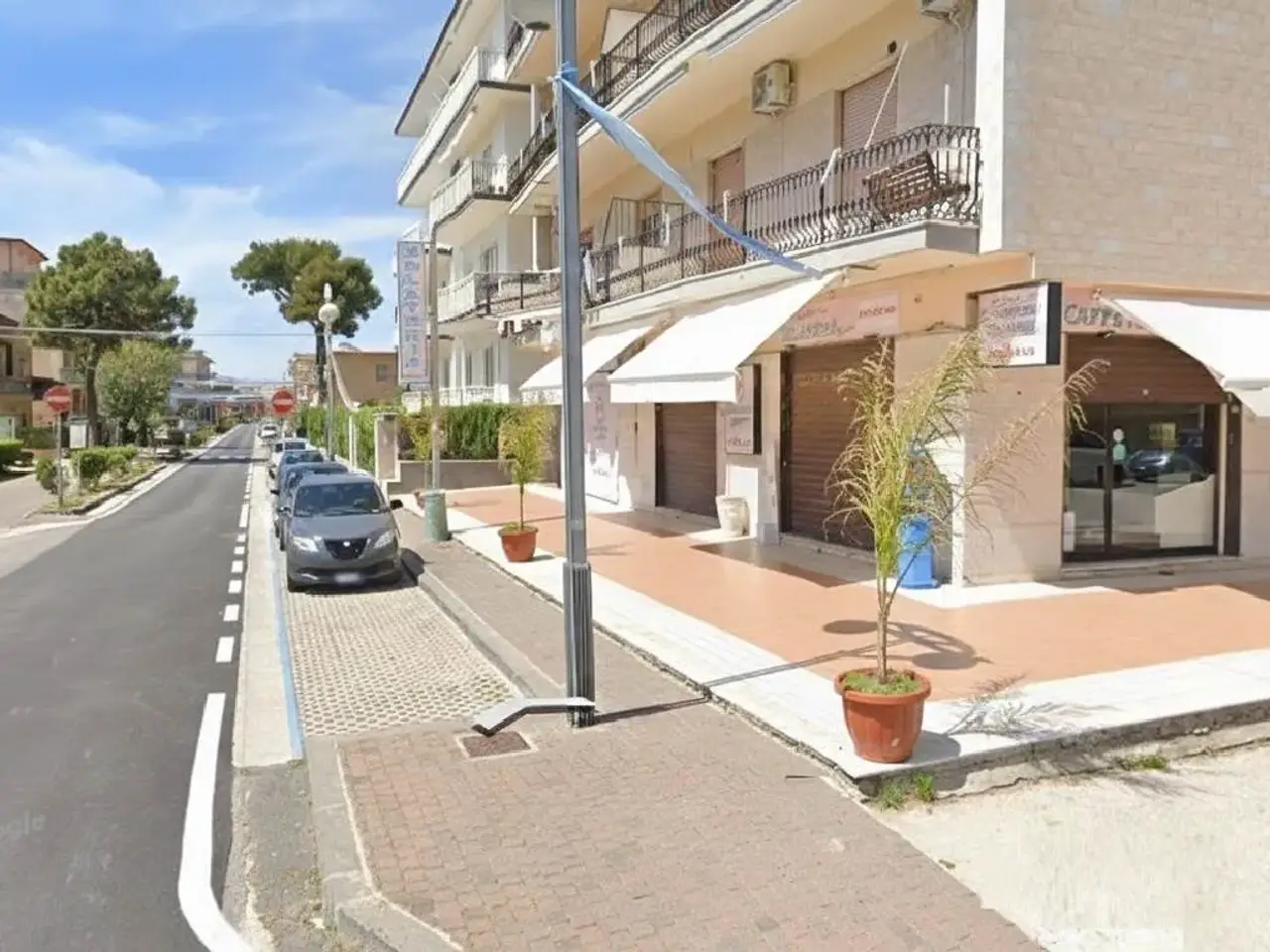 Negozio in Viale Kennedy, Mondragone, {3} - Foto 1