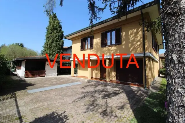 Villa in Via Giovanni XXIII, 60, Buguggiate - Foto 1