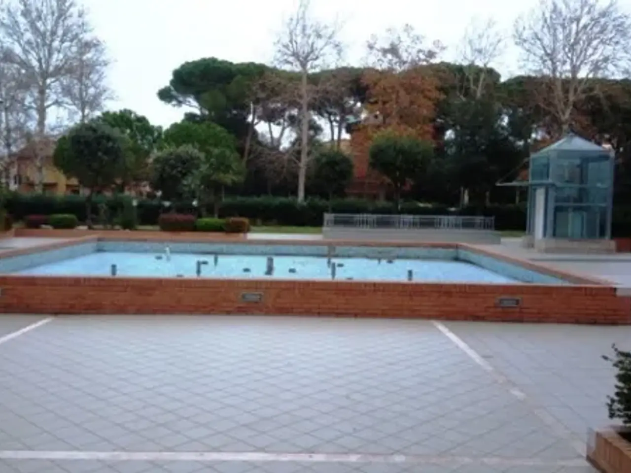 Negozio in Via Belvedere Montarice 33, Porto Recanati, {3} - Foto 1