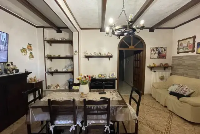 Vierzimmerwohnung in Via Emilio Como 11, 74027 , San Giorgio Ionico - Foto 1