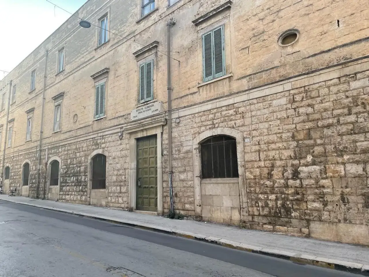 Palazzina commerciale in Via Alvarez 54, Trani, {3} - Foto 2
