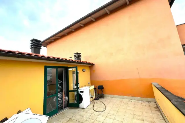 Vierzimmerwohnung in Via Barzano, Montemurlo - Foto 1