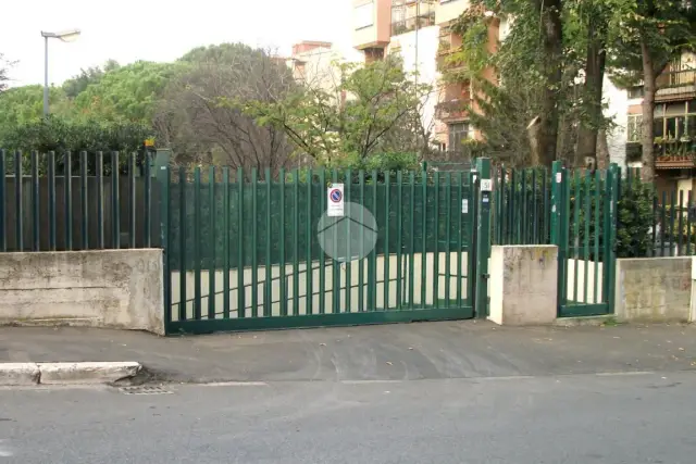 Garage or car box in Via Alberto Bergamini, Roma - Photo 1