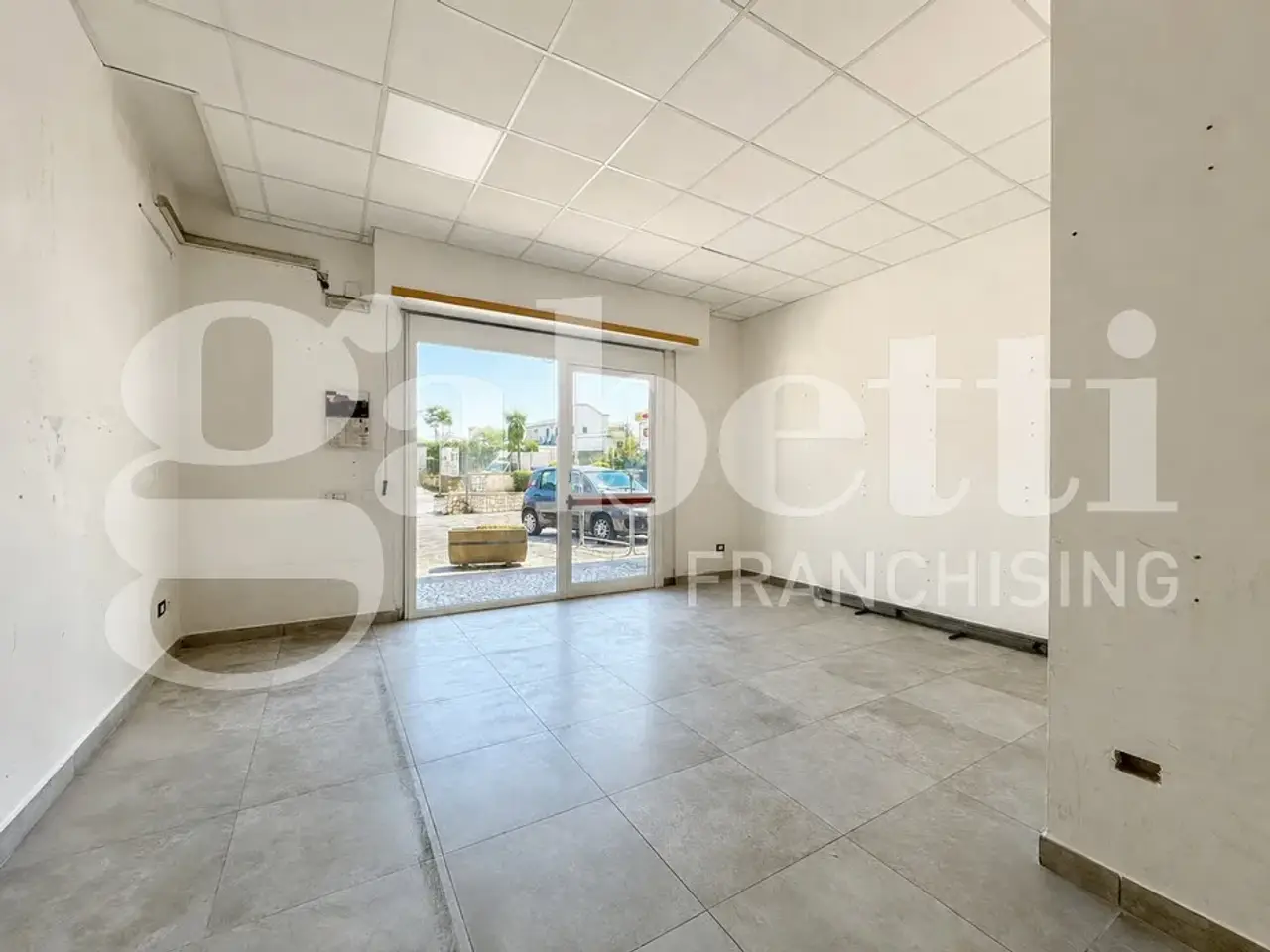Esercizio commerciale in Via San Rocco  395, Marano Di Napoli, {3} - Foto 2